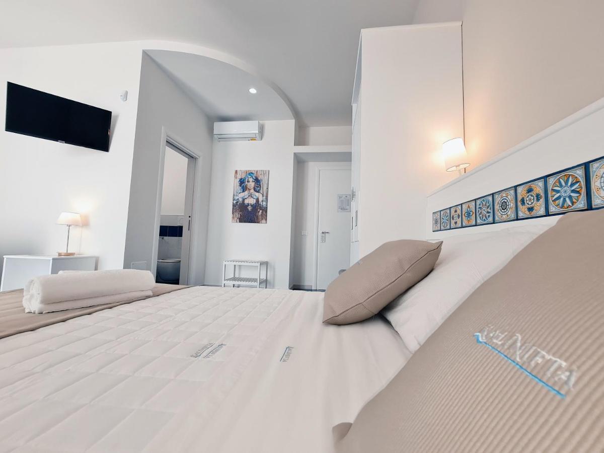 Kalinifta Rooms Apartment 토레 라필로 외부 사진